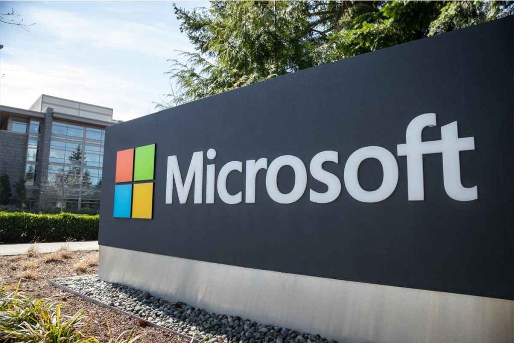 logo Microsoft in cartello a Redmond, Washington USA