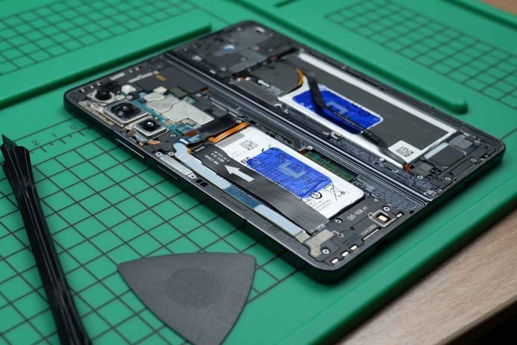 Samsung Self-Repair smartphone pieghevole
