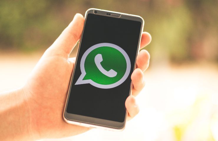 WhatsApp su uno smartphone