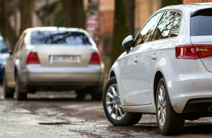 Ritrovare auto parcheggiata con WhatsApp 