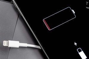 smartphone con batteria scarica