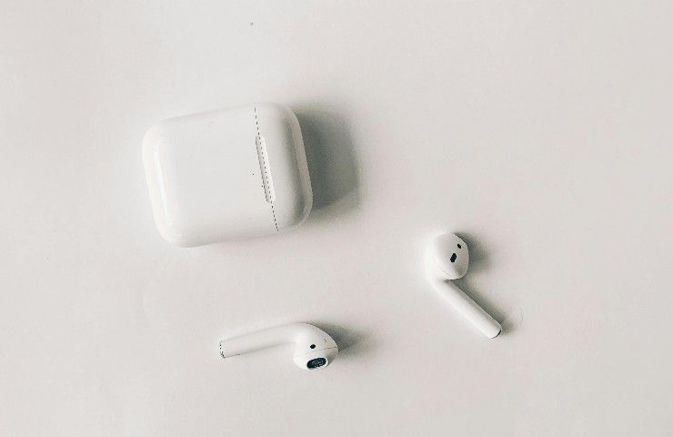 Apple Airpods con custodia