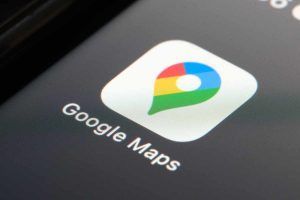 Google Maps - logo icona su smartphone app mobile