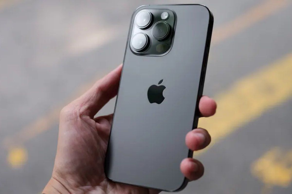 iPhone 15