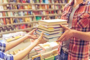 Come comprare libri a prezzi scontati: così risparmi tantissimo