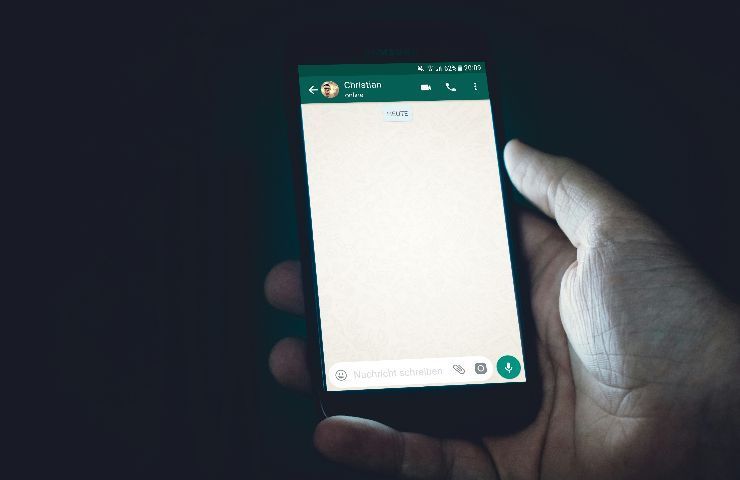 Conversazione di WhatsApp Conversazione di WhatsApp