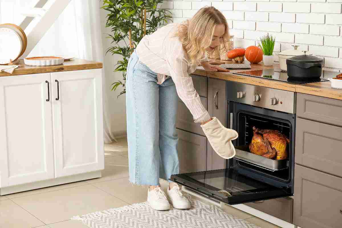 Consuma più il forno o la friggitrice ad aria? Come risparmiare in bolletta