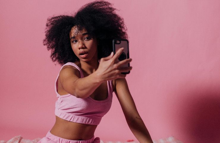 Selfie con smartphone Selfie con smartphone