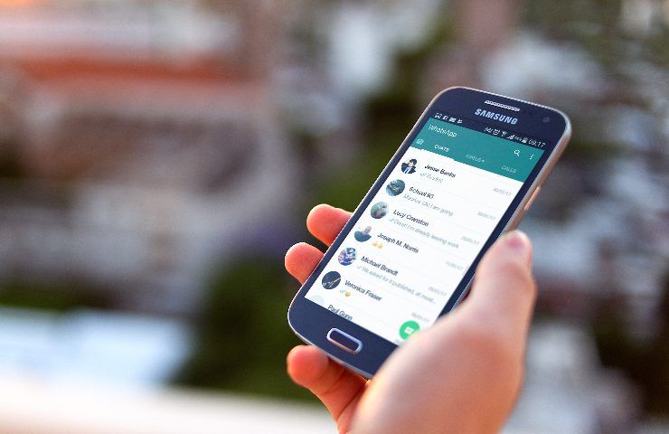  WhatsApp, come leggere i messaggi senza essere scoperti