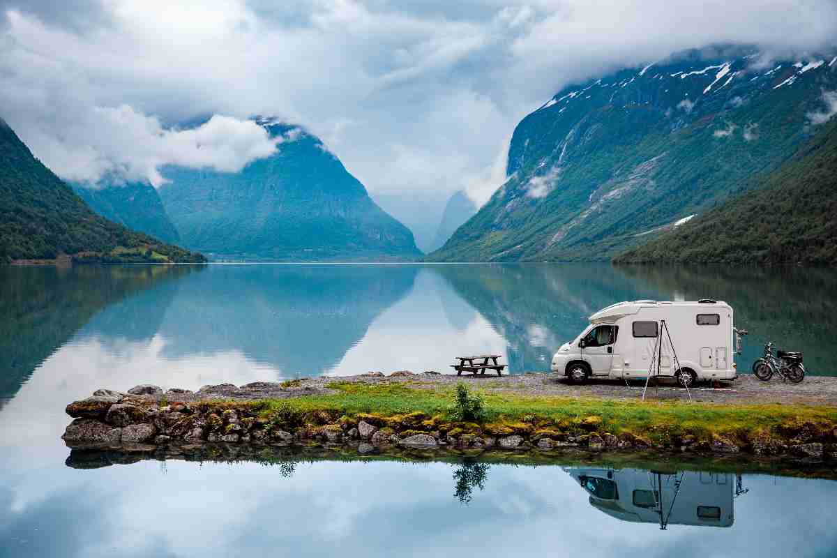 Viaggio in camper o in van con 1 euro al giorno? Con questo sito si può