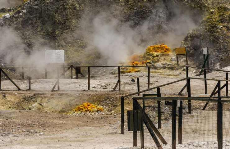 Terremoti Campi Flegrei, perché IT-Alert non ha suonato e quando invia la notifica