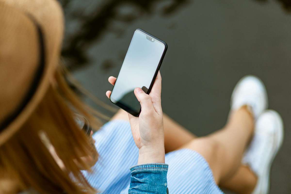 Consultare lo smartphone Consultare lo smartphone