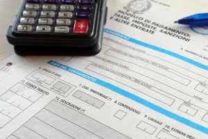 Pagamenti minimi, si dichiarano comunque al Fisco? Cosa rischiamo se non lo facciamo