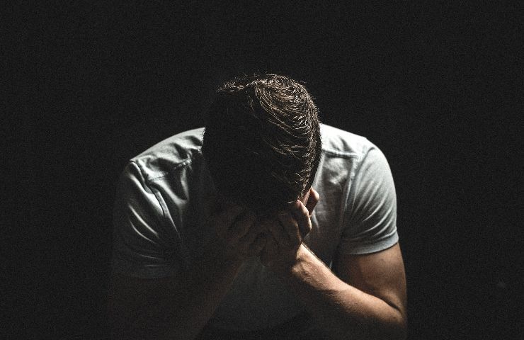 Sognare di cadere nel vuoto? Perché ci capita e cosa significa