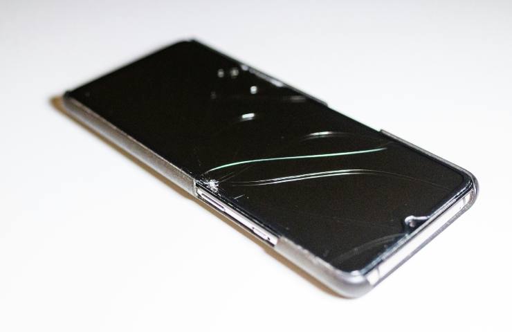 smartphone vetro rotto