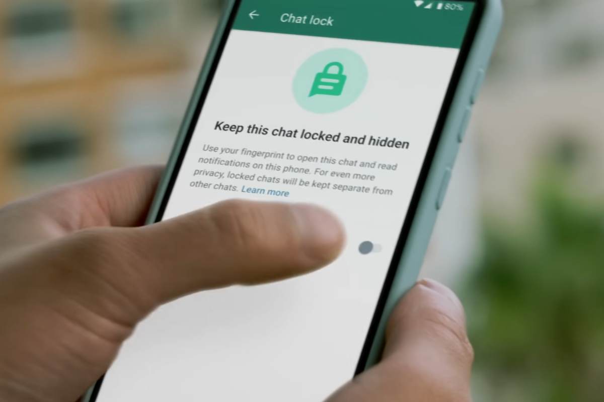 whatsapp lucchetto chat