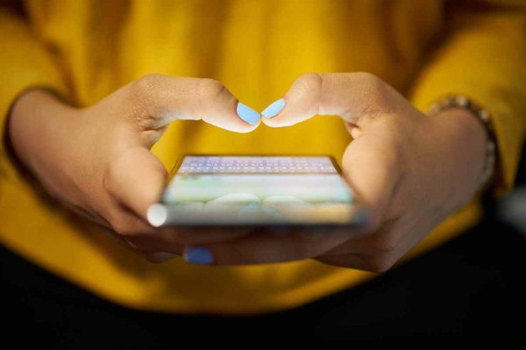 Hai eliminato per sbaglio una chat da WhatsApp? Puoi recuperarla in